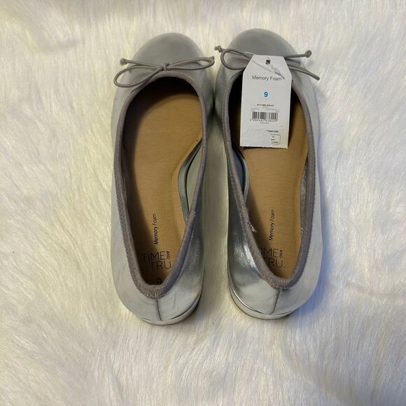 Time And Tru Silver Heeled Ballet Shoes Womens Size 9 Gray Slip On Memory Foam - Picture 5 of 7